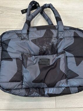 7 Voyage Gray Black Camo Puffer Weekender Travel Bag